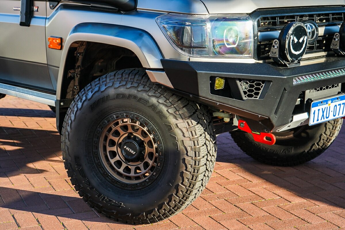 Toyota Landcruiser image 2