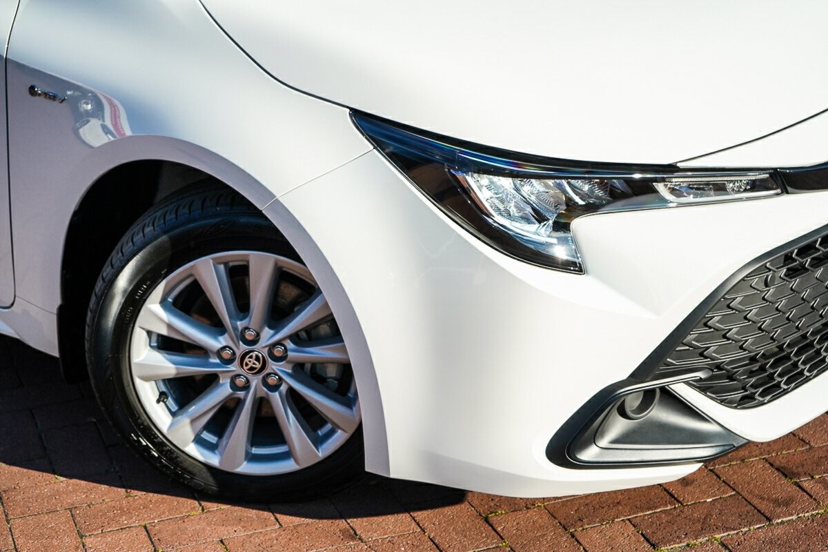 Toyota Corolla image 2