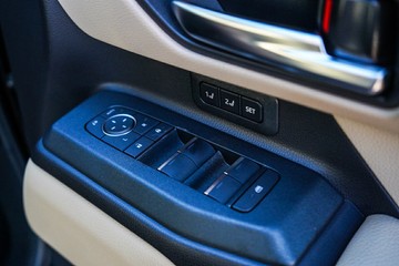 https://vehicle-cdn.autoleague.cloud/28166_6512772_12.jpg