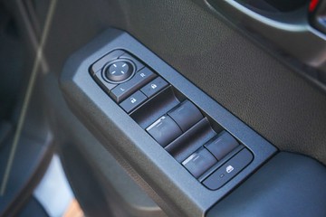 https://vehicle-cdn.autoleague.cloud/28166_6512773_12.jpg