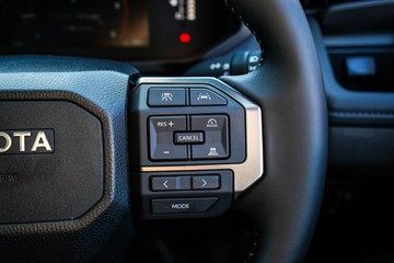 https://vehicle-cdn.autoleague.cloud/28166_6512773_15.jpg