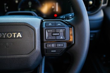 https://vehicle-cdn.autoleague.cloud/28166_6512785_15.jpg