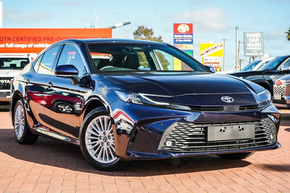Toyota Camry image 1