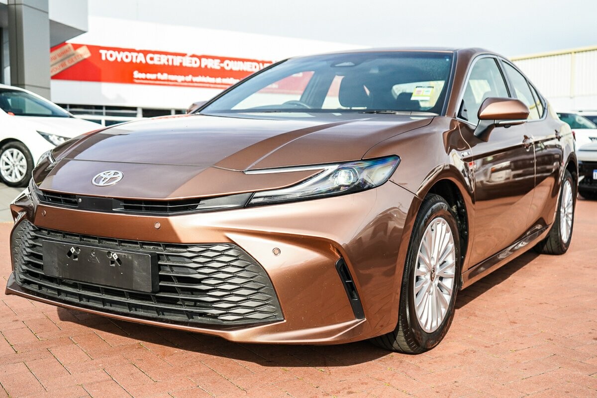 Toyota Camry image 4