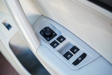https://vehicle-cdn.autoleague.cloud/28166_6512796_12.jpg