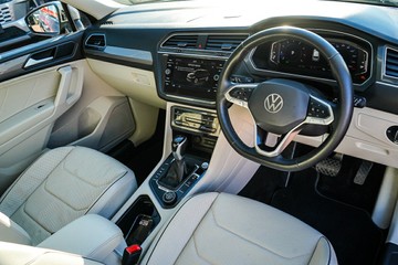 https://vehicle-cdn.autoleague.cloud/28166_6512796_15.jpg