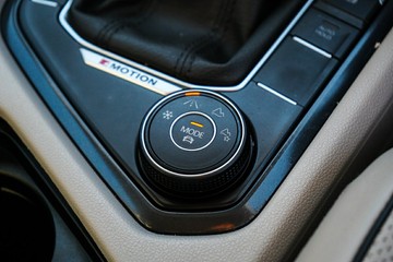 https://vehicle-cdn.autoleague.cloud/28166_6512796_23.jpg