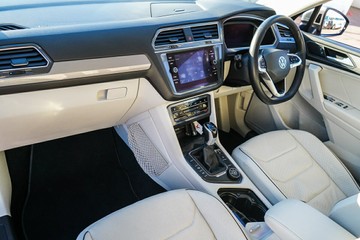 https://vehicle-cdn.autoleague.cloud/28166_6512796_24.jpg
