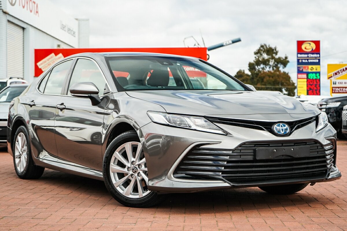 Toyota Camry image 1