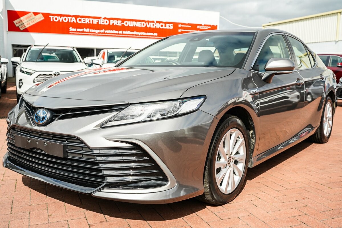 Toyota Camry image 4
