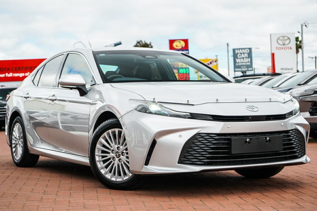 Toyota Camry image 1