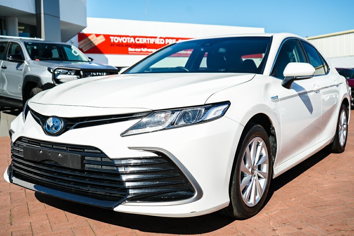 Toyota Camry image 4