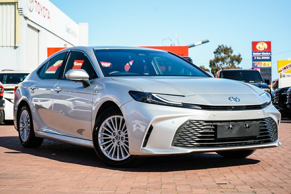 Toyota Camry image 1