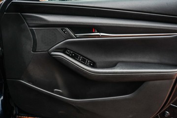 https://vehicle-cdn.autoleague.cloud/28166_6512838_11.jpg