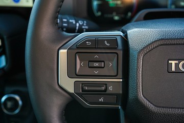 https://vehicle-cdn.autoleague.cloud/28166_6512858_15.jpg