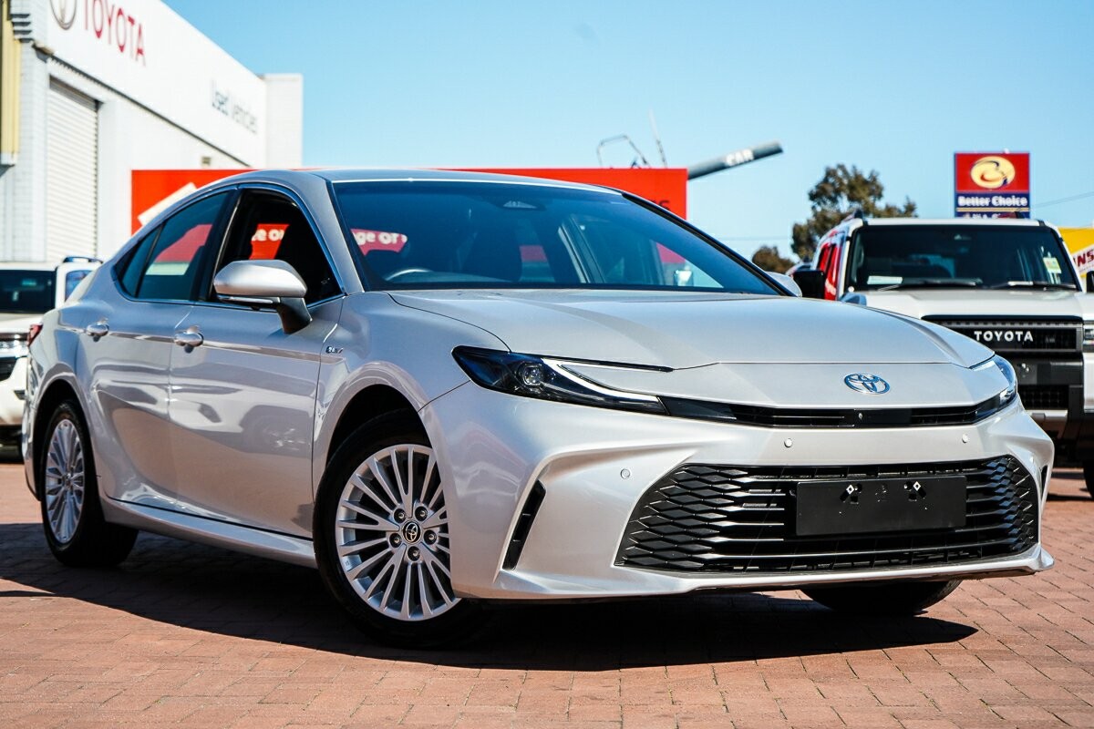 Toyota Camry image 1