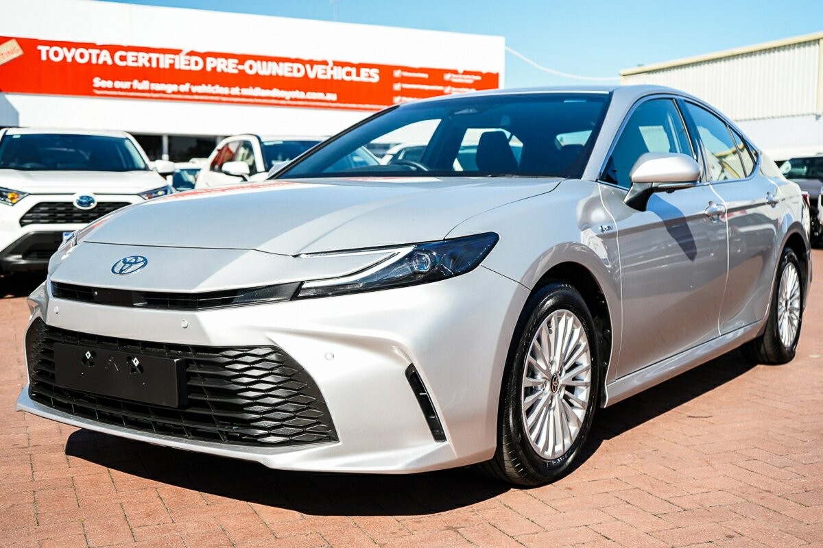 Toyota Camry image 4