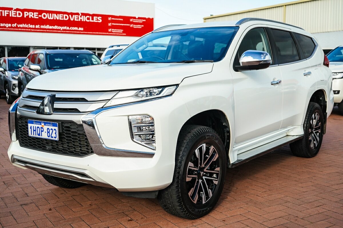 Mitsubishi Pajero Sport image 4