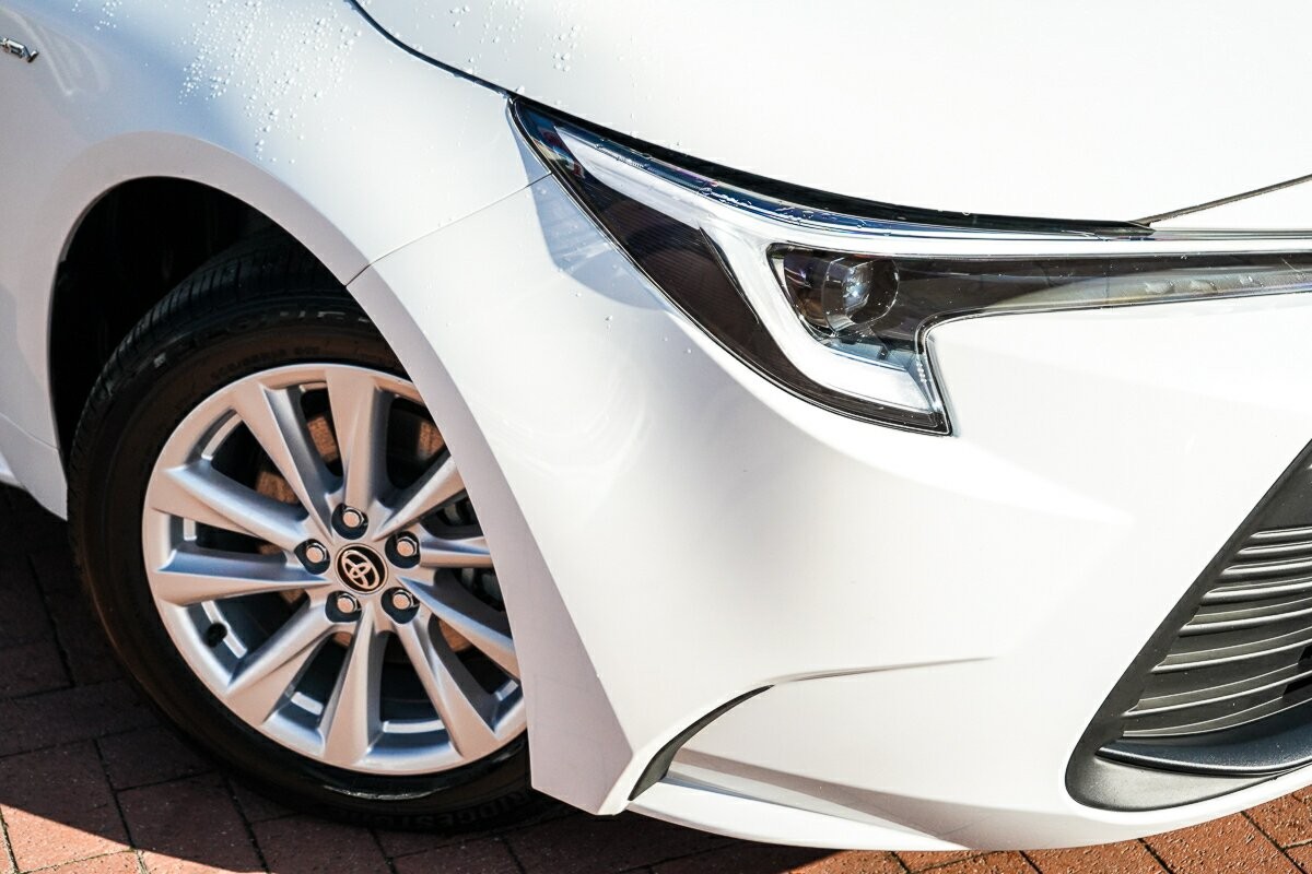 Toyota Corolla image 2