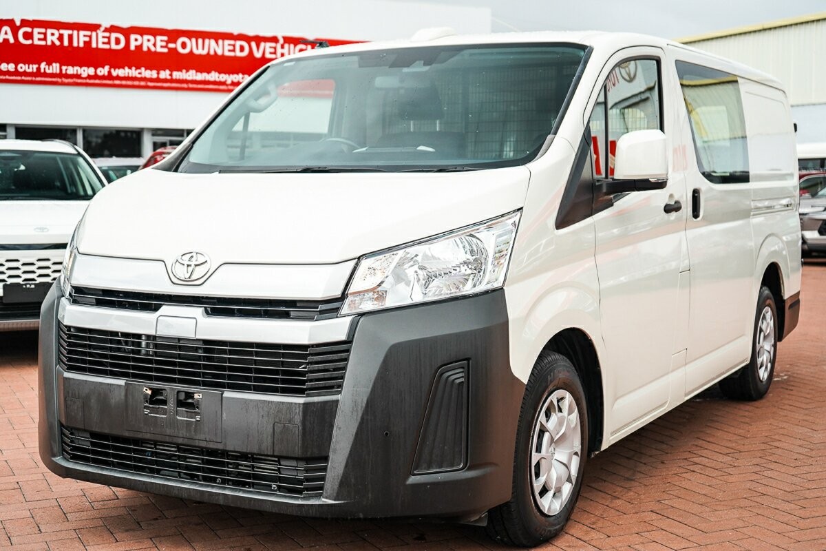 Toyota Hiace image 4