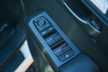 https://vehicle-cdn.autoleague.cloud/28166_6512920_12.jpg