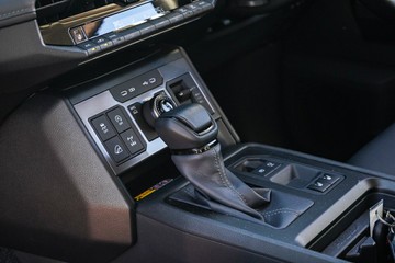 https://vehicle-cdn.autoleague.cloud/28166_6512920_24.jpg