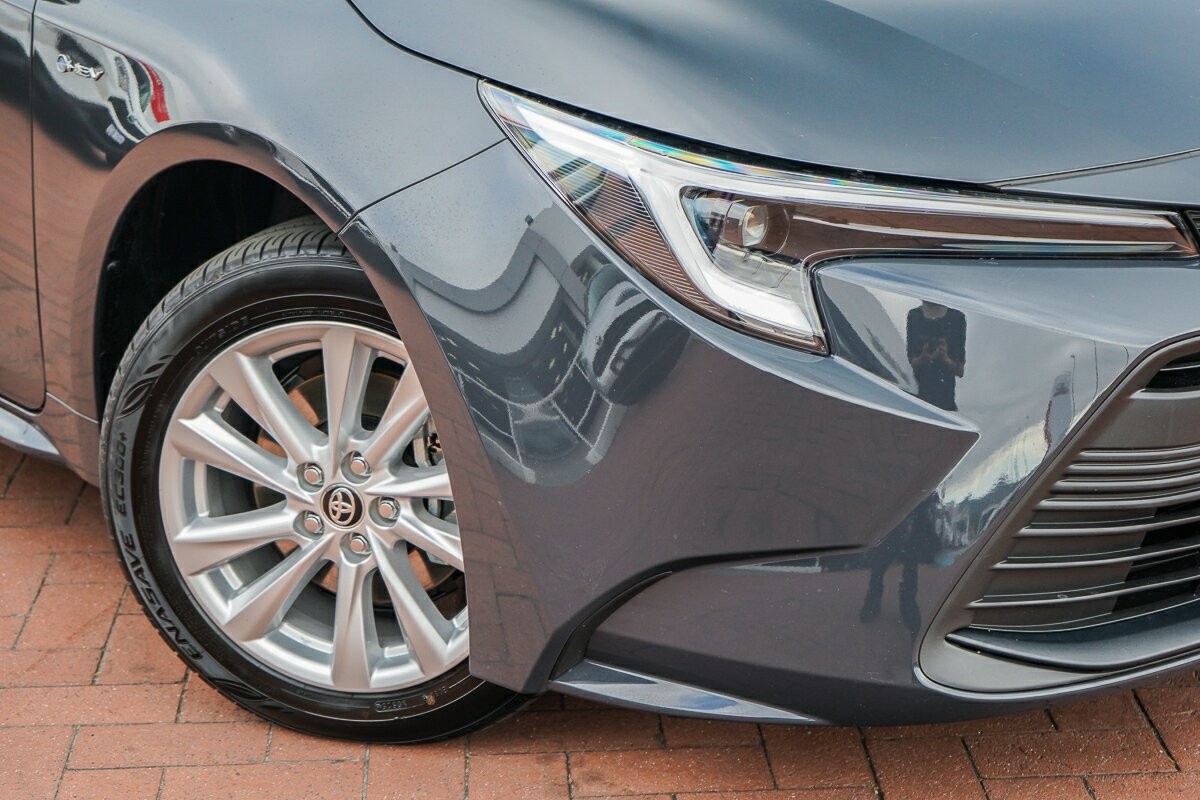 Toyota Corolla image 2