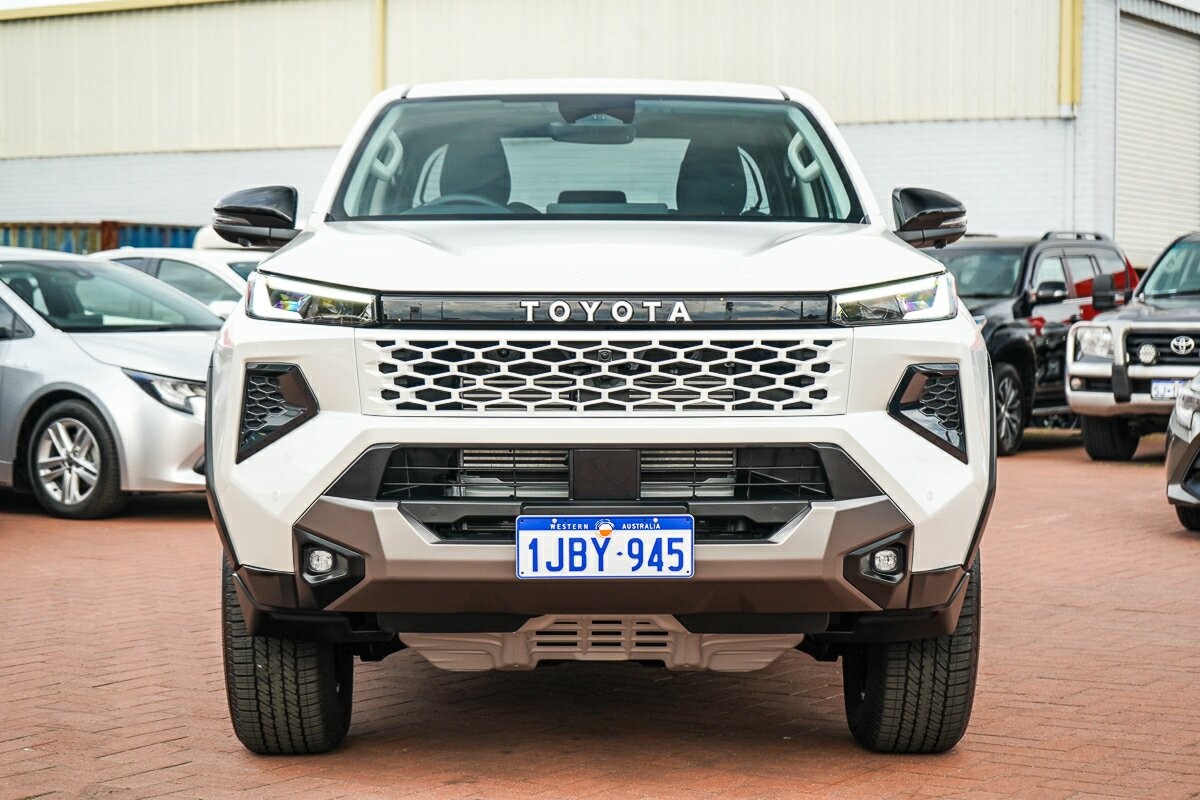 Toyota Hilux image 3
