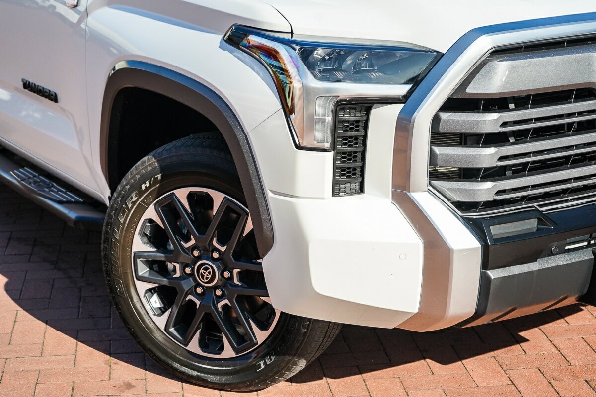Toyota Tundra image 2