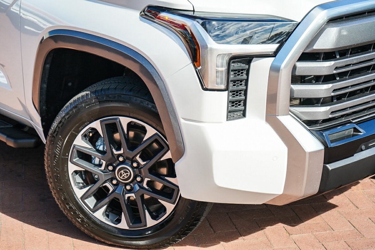 Toyota Tundra image 2