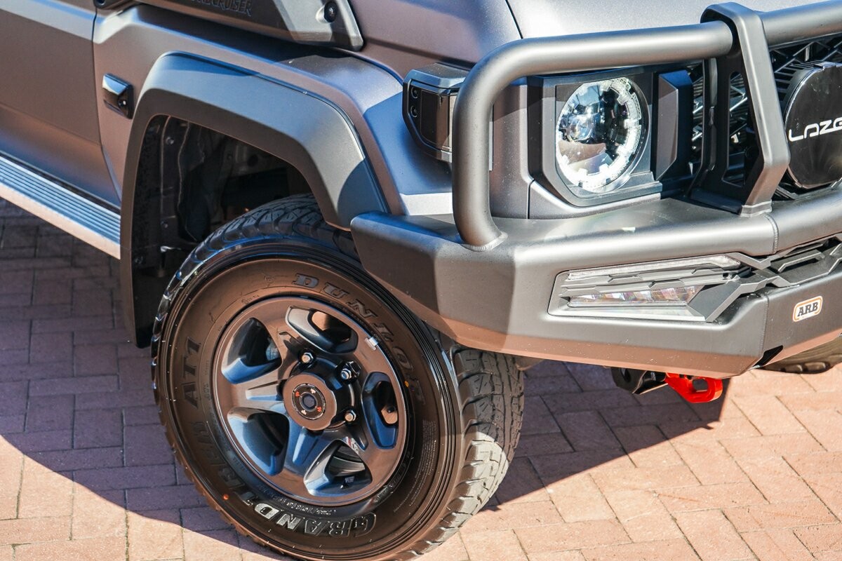 Toyota Landcruiser image 2