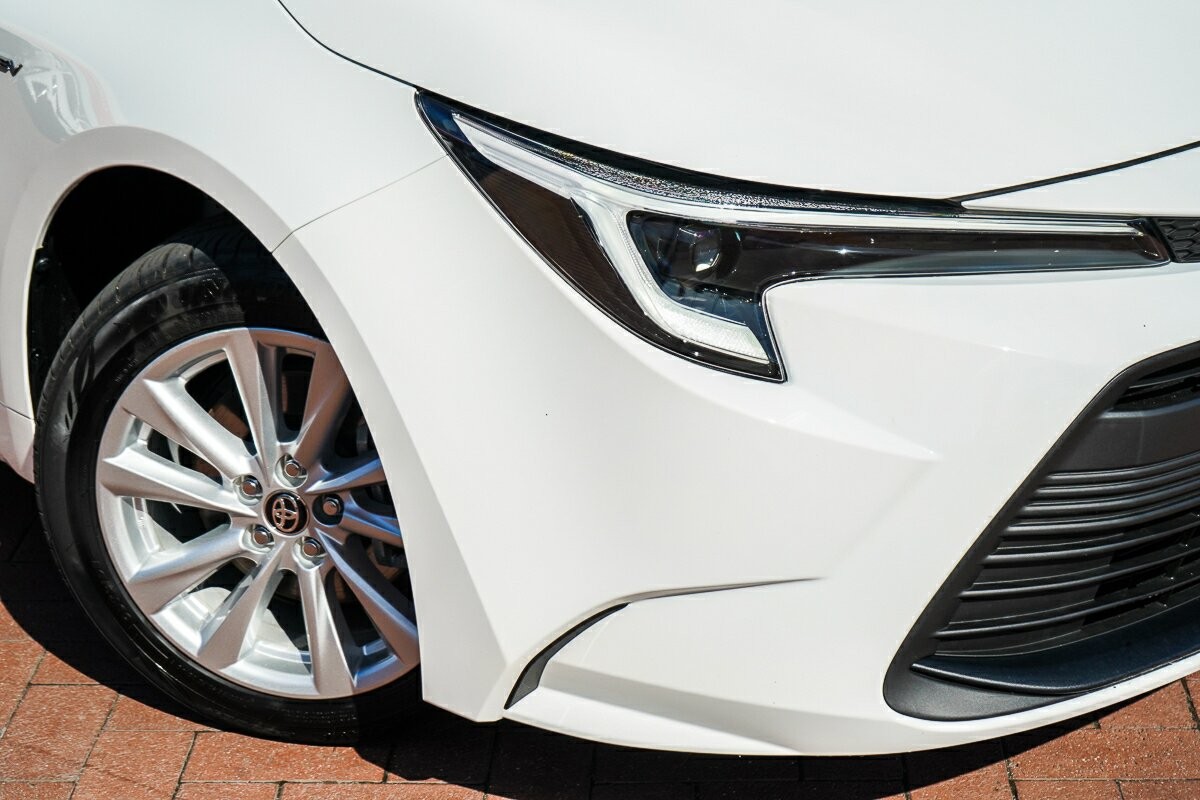 Toyota Corolla image 2