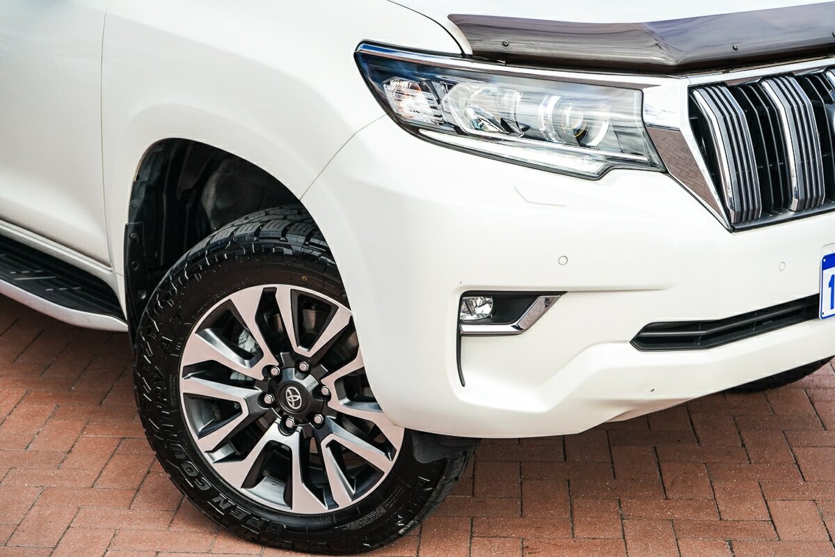 Toyota Landcruiser Prado image 2