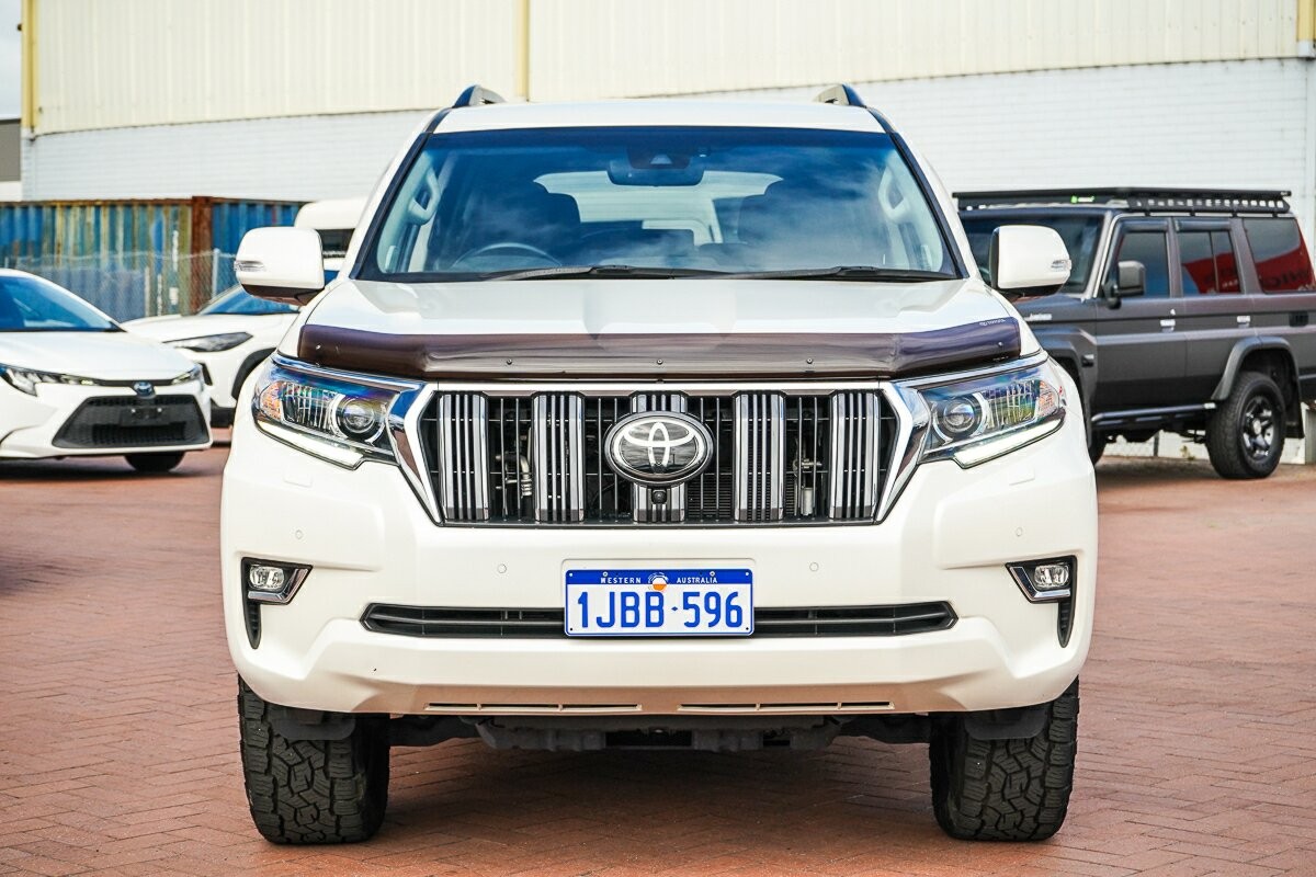 Toyota Landcruiser Prado image 3