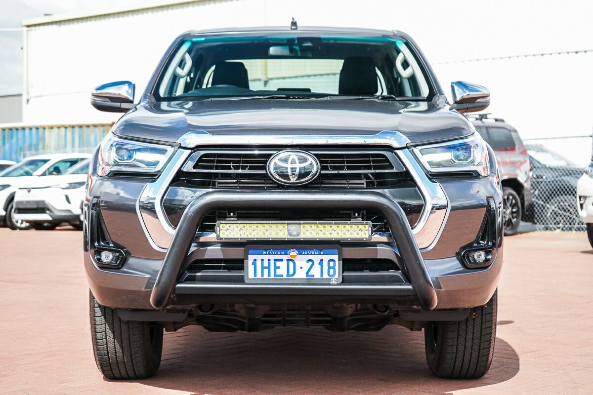 Toyota Hilux image 3