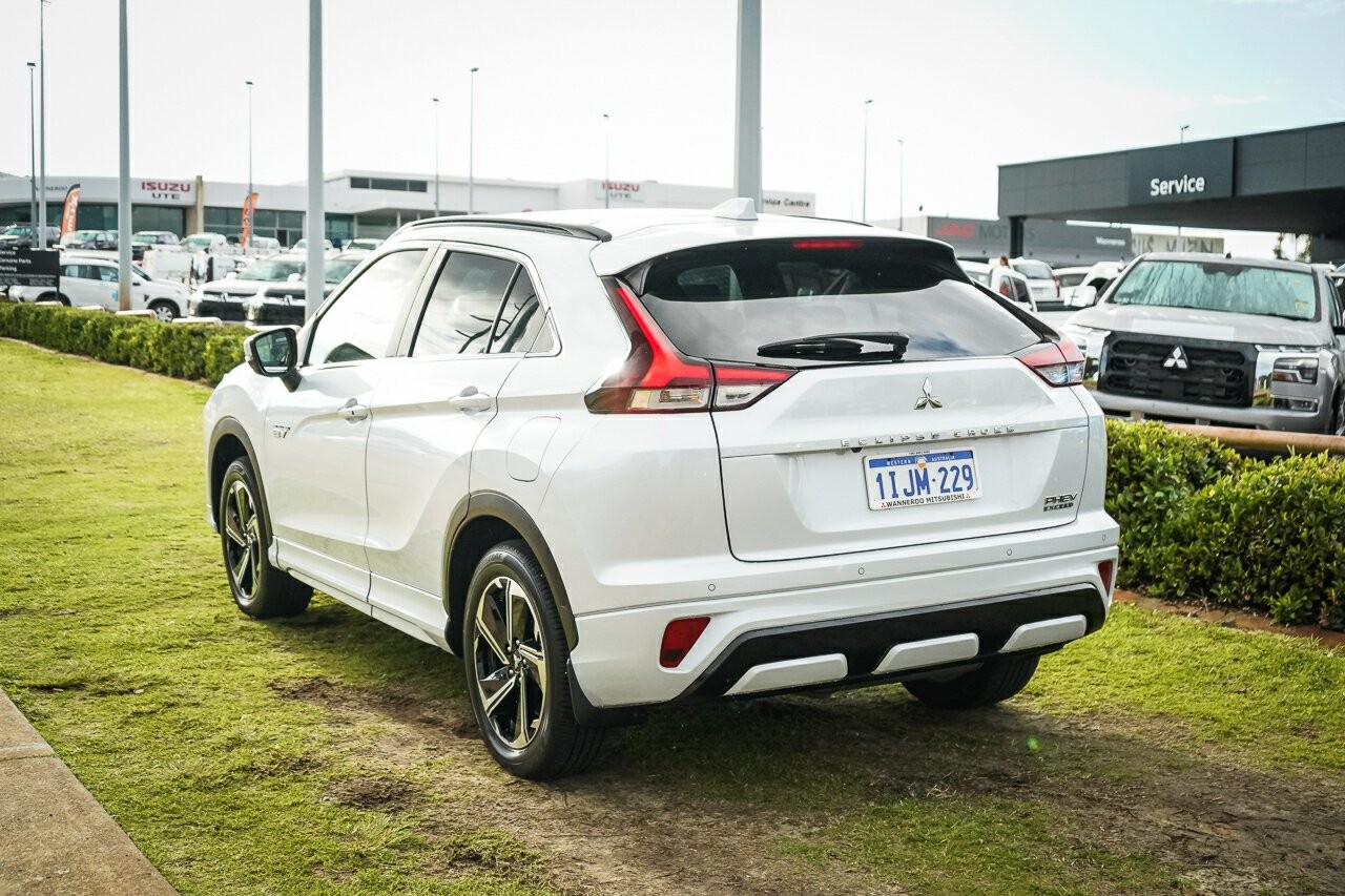 Mitsubishi Eclipse Cross image 4