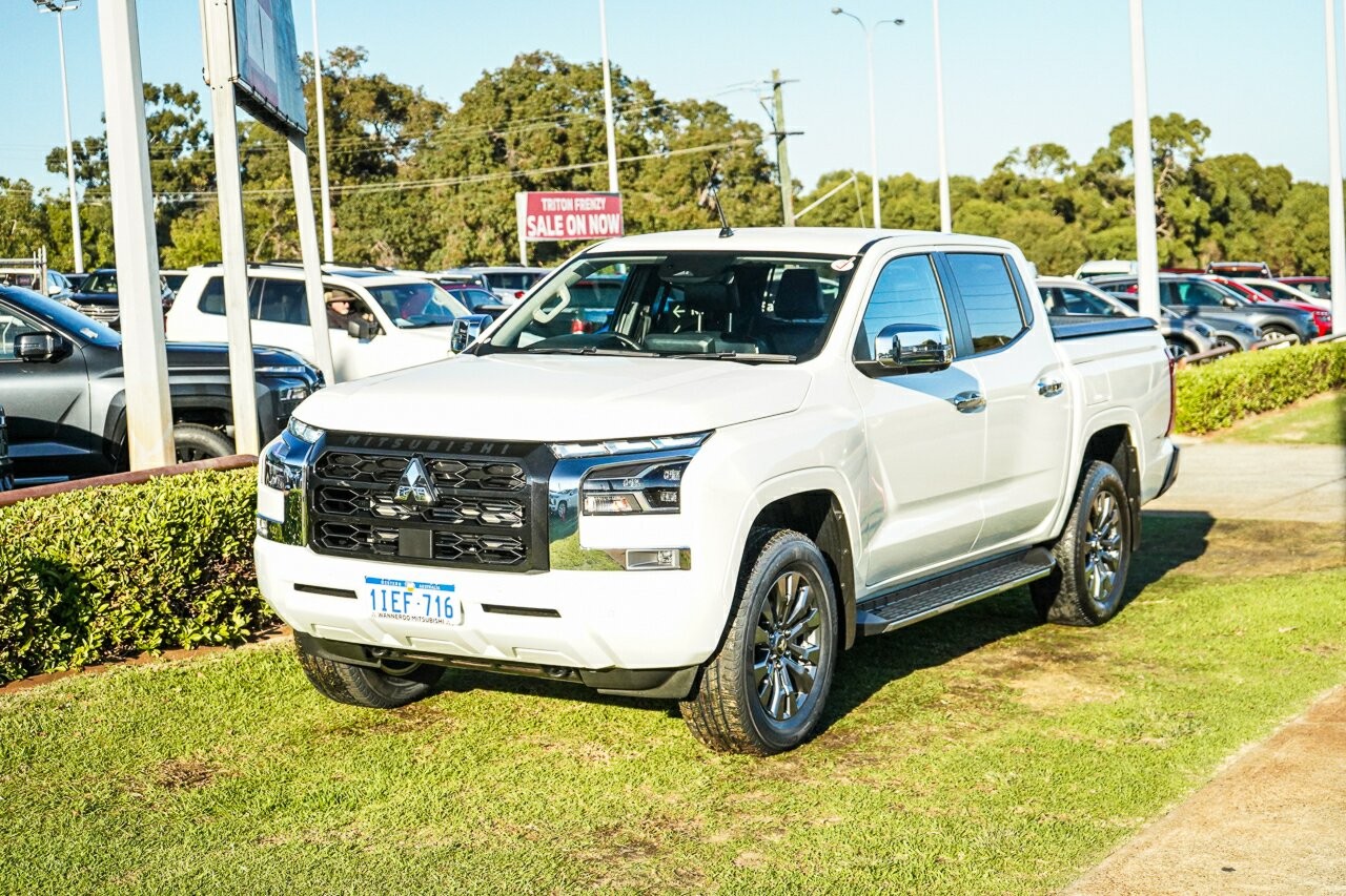 Mitsubishi Triton image 3