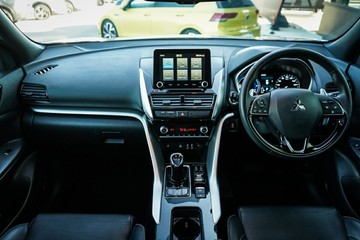 https://vehicle-cdn.autoleague.cloud/28170_115860_15.jpg
