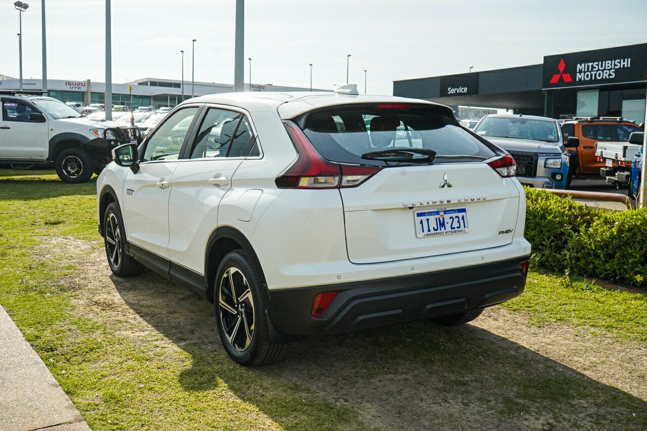 Mitsubishi Eclipse Cross image 4