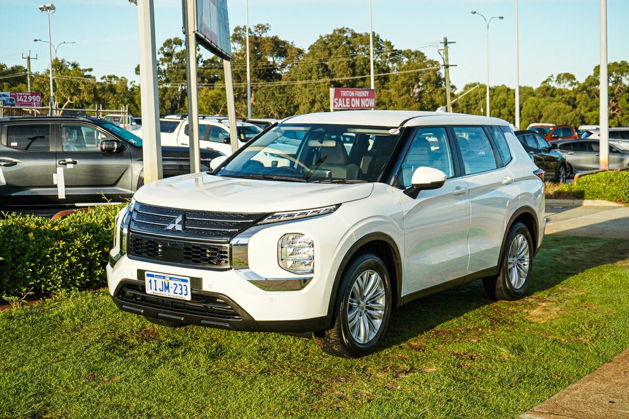 Mitsubishi Outlander image 4