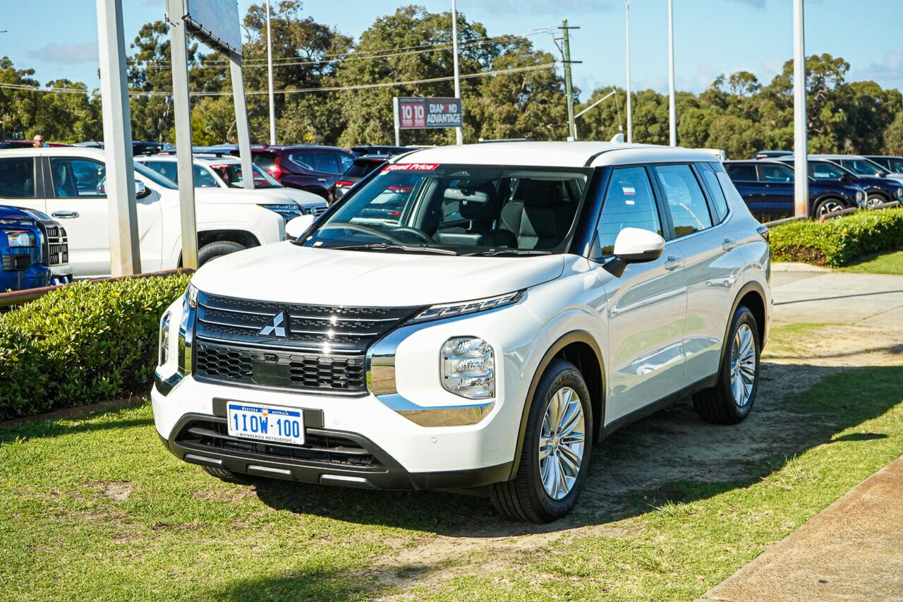 Mitsubishi Outlander image 3