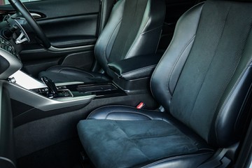 https://vehicle-cdn.autoleague.cloud/28170_117576_18.jpg