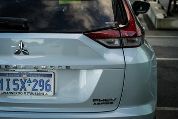 https://vehicle-cdn.autoleague.cloud/28170_117576_6.jpg