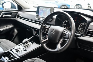 https://vehicle-cdn.autoleague.cloud/28170_117604_15.jpg