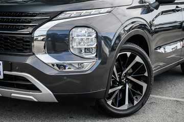 https://vehicle-cdn.autoleague.cloud/28170_117604_2.jpg