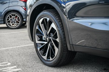 https://vehicle-cdn.autoleague.cloud/28170_117604_5.jpg