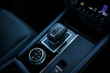 https://vehicle-cdn.autoleague.cloud/28170_117644_22.jpg