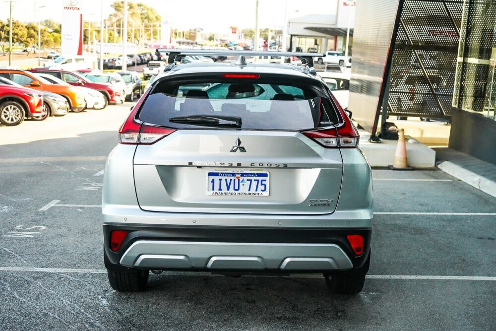 Mitsubishi Eclipse Cross image 4