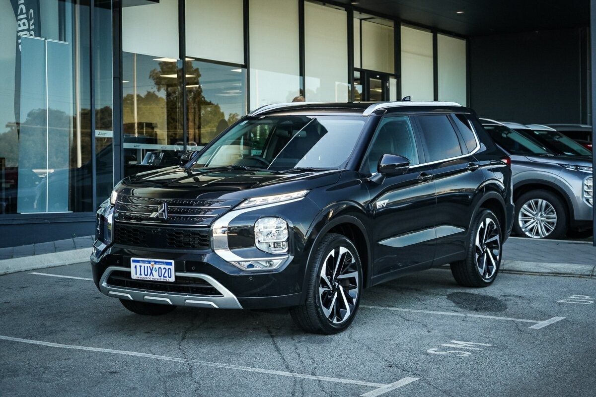 Mitsubishi Outlander image 1