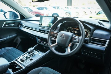 https://vehicle-cdn.autoleague.cloud/28170_118132_15.jpg